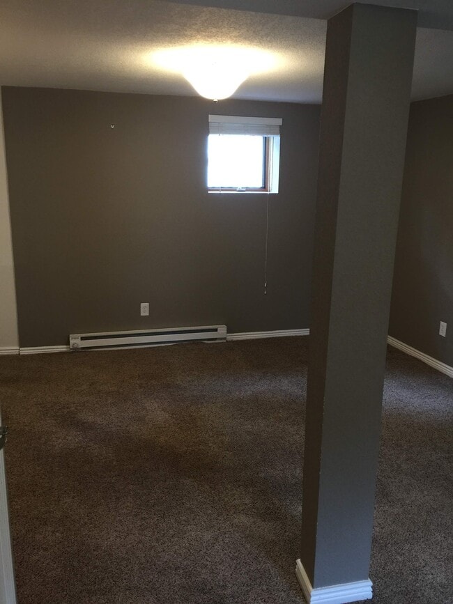 Building Photo - 309 Cantril St