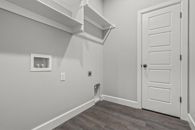 Building Photo - 1050 Sunshine Ct