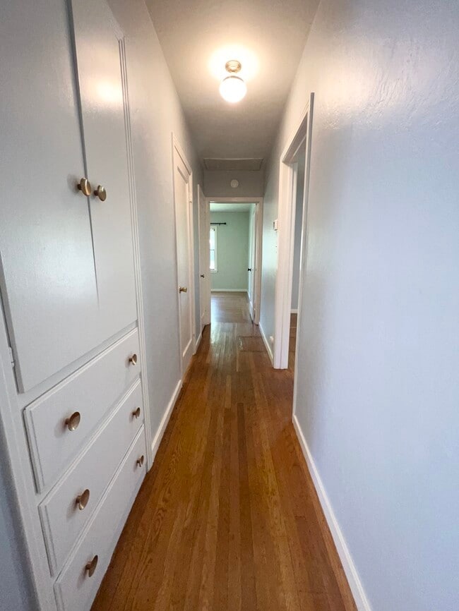 Building Photo - Charming 3 bedroom 2 bath home in Sacramento!