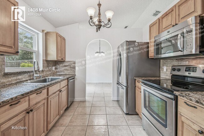 Building Photo - Charming 4-Bedroom Ranch with a Spacious L...