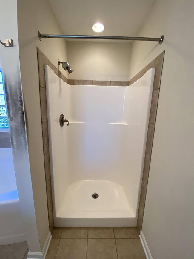 Building Photo - 3301 Hardee Farms Dr