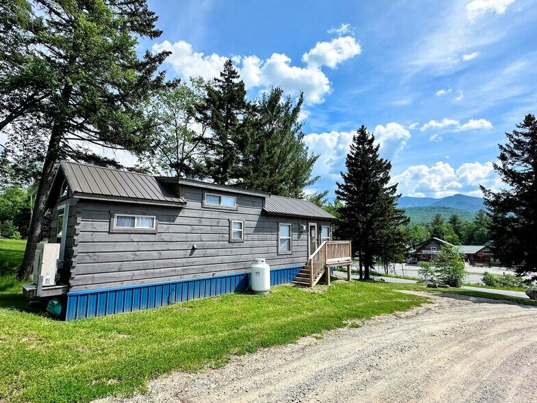 Building Photo - 5 Harmony Hill Rd