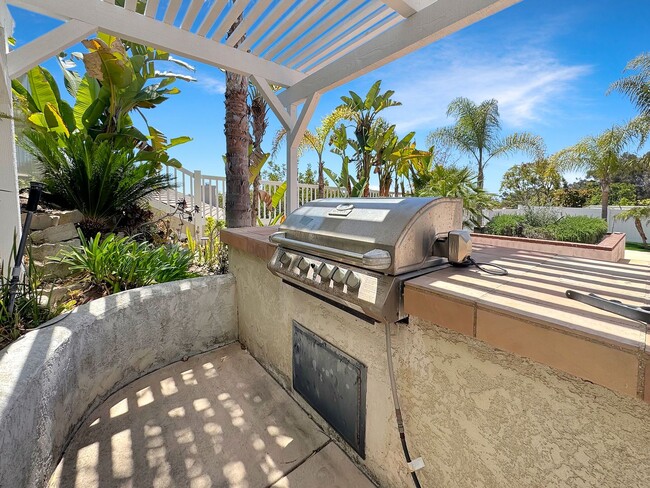 Building Photo - Great 4B/2.5BA House in Scripps Ranch!