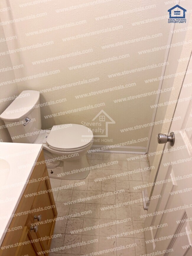 Building Photo - 500 Skyline Dr