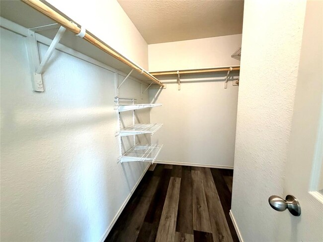 Building Photo - 500 Obsidian Ln