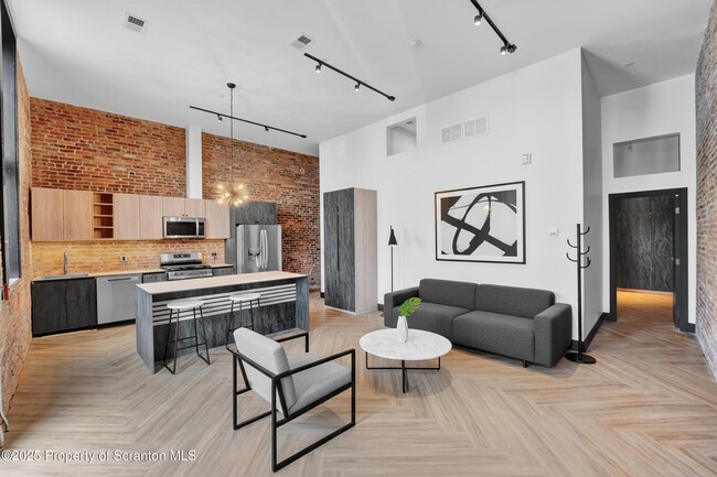 Building Photo - 115 Penn Ave