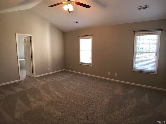 Building Photo - 105 Sandy Creek Ct