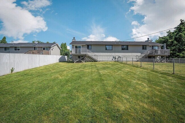 Building Photo - 10820 E Nora Ave