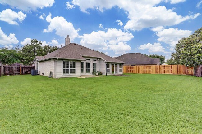 Building Photo - 1117 Carriage Ct
