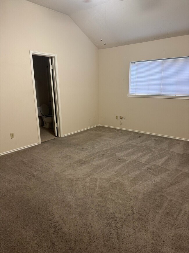 Building Photo - 18023 Garden Manor Dr