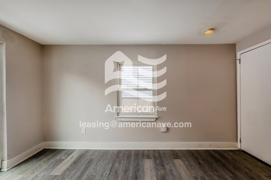 Building Photo - 835 Steuben St
