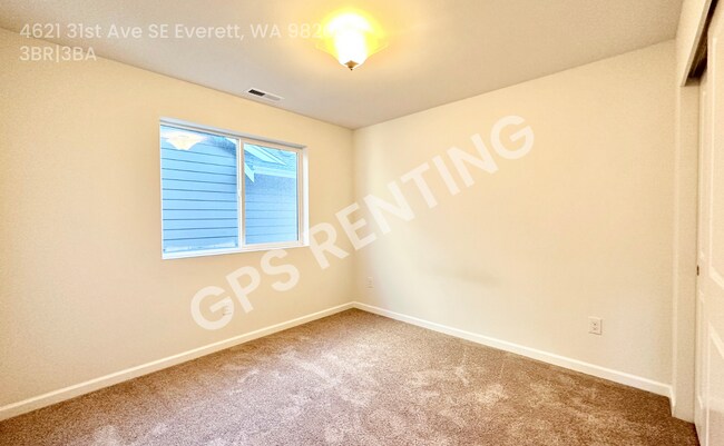 Building Photo - 4621 31st Ave SE