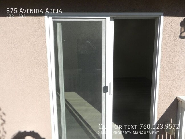 Building Photo - 875 Avenida Abeja