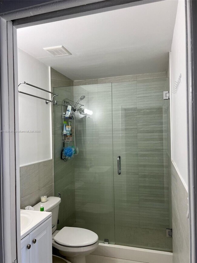 Building Photo - 15530 SW 68th Terrace