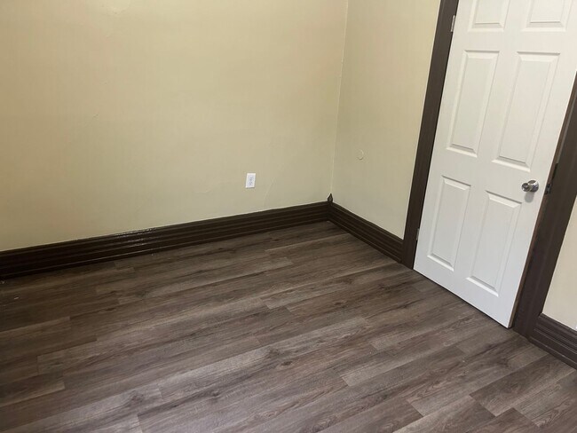 Building Photo - 946 Butler St