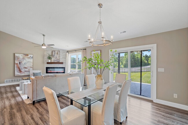 Building Photo - 5990 Tamarack Dr