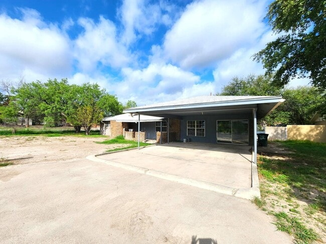 Building Photo - 211 Alta Vista Dr