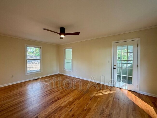 Building Photo - 92 Westover Dr