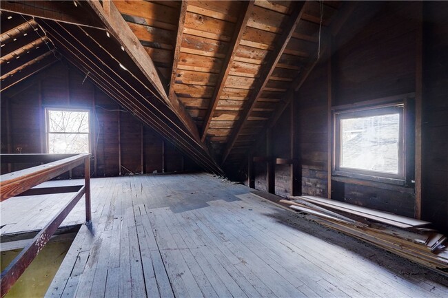 Building Photo - 461 Parsells Ave