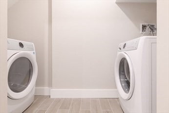 Building Photo - 70 Gore St