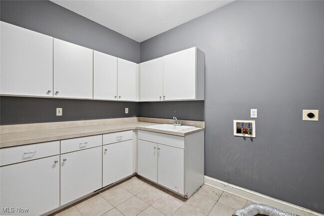 Building Photo - 6470 Aberdeen Ln