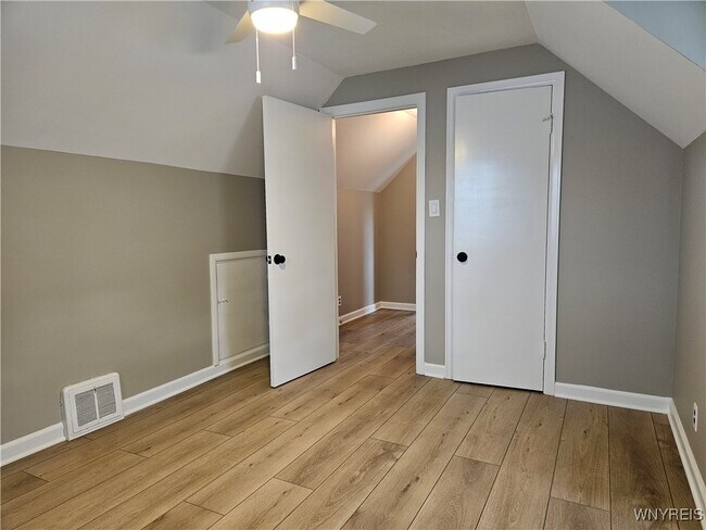 Building Photo - 1292 Cleveland Dr