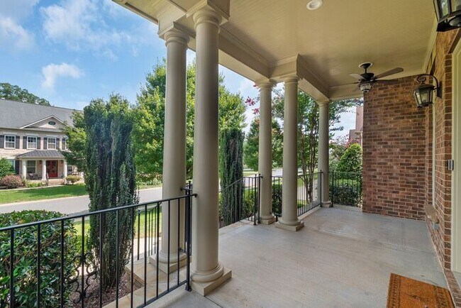 Building Photo - Stunning All-Brick Home in BridgeMill Community!
