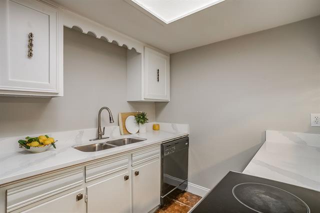 Building Photo - 5809 Harvest Hill Rd