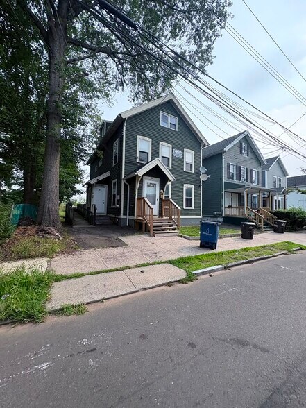 Building Photo - 249 Munson St