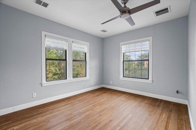 Building Photo - 10302 Aspen St