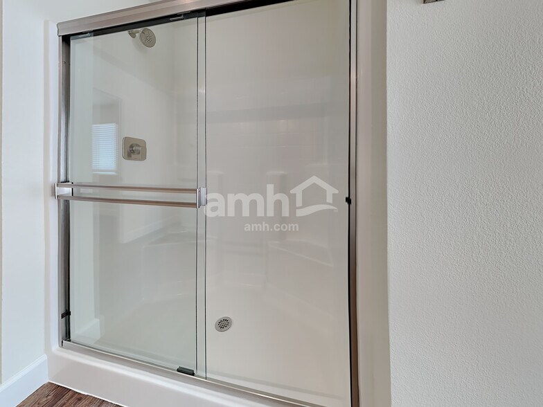 Building Photo - 6038 Theodore St