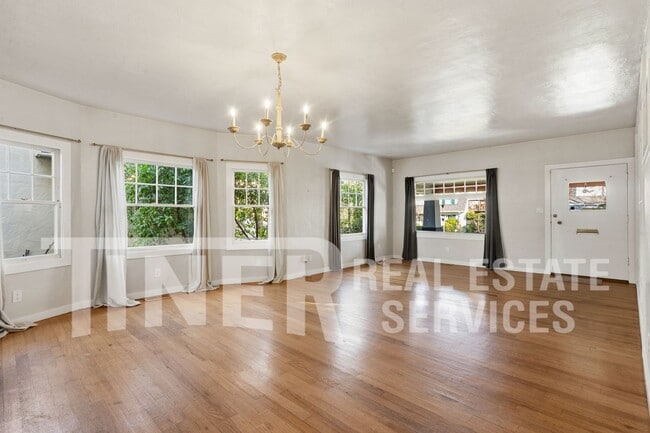 Building Photo - 2916 22nd St