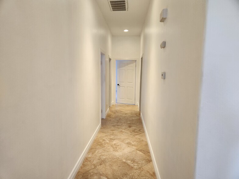 Building Photo - 68887 Panorama Dr