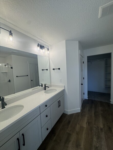 Building Photo - 2792 Red Velvet Ln