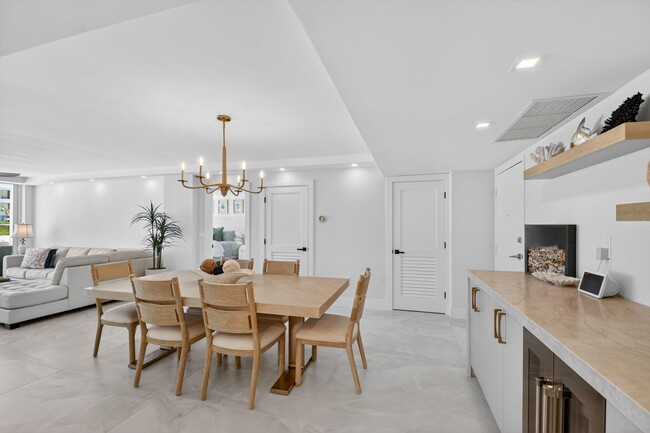 Building Photo - 3546 S Ocean Blvd