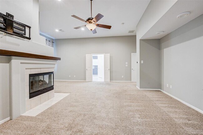 Building Photo - 18 Candle Pine Pl