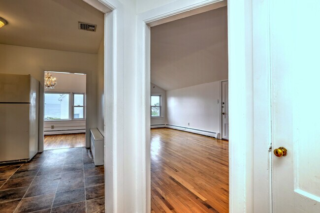 Building Photo - 83 Hawley Ave