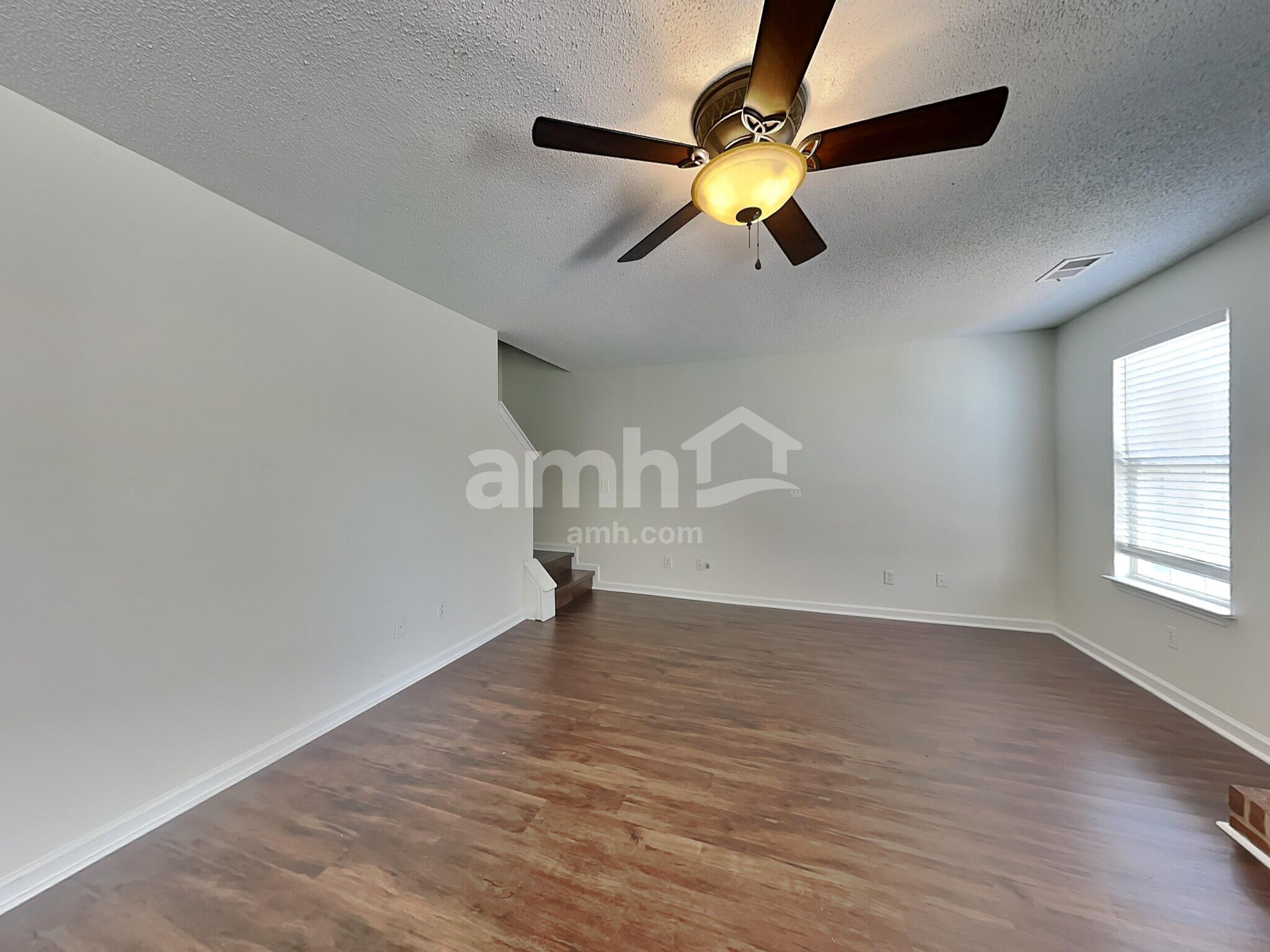 Building Photo - 510 Fairview Lake Way