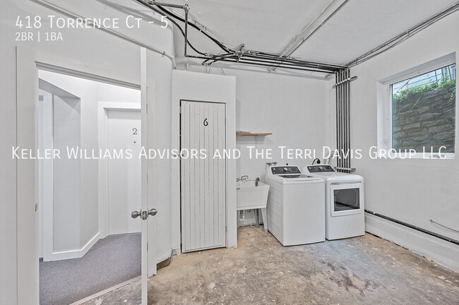 Building Photo - 418 Torrence Ct