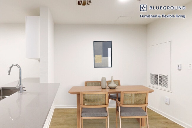 Building Photo - 1569 Onyx Dr