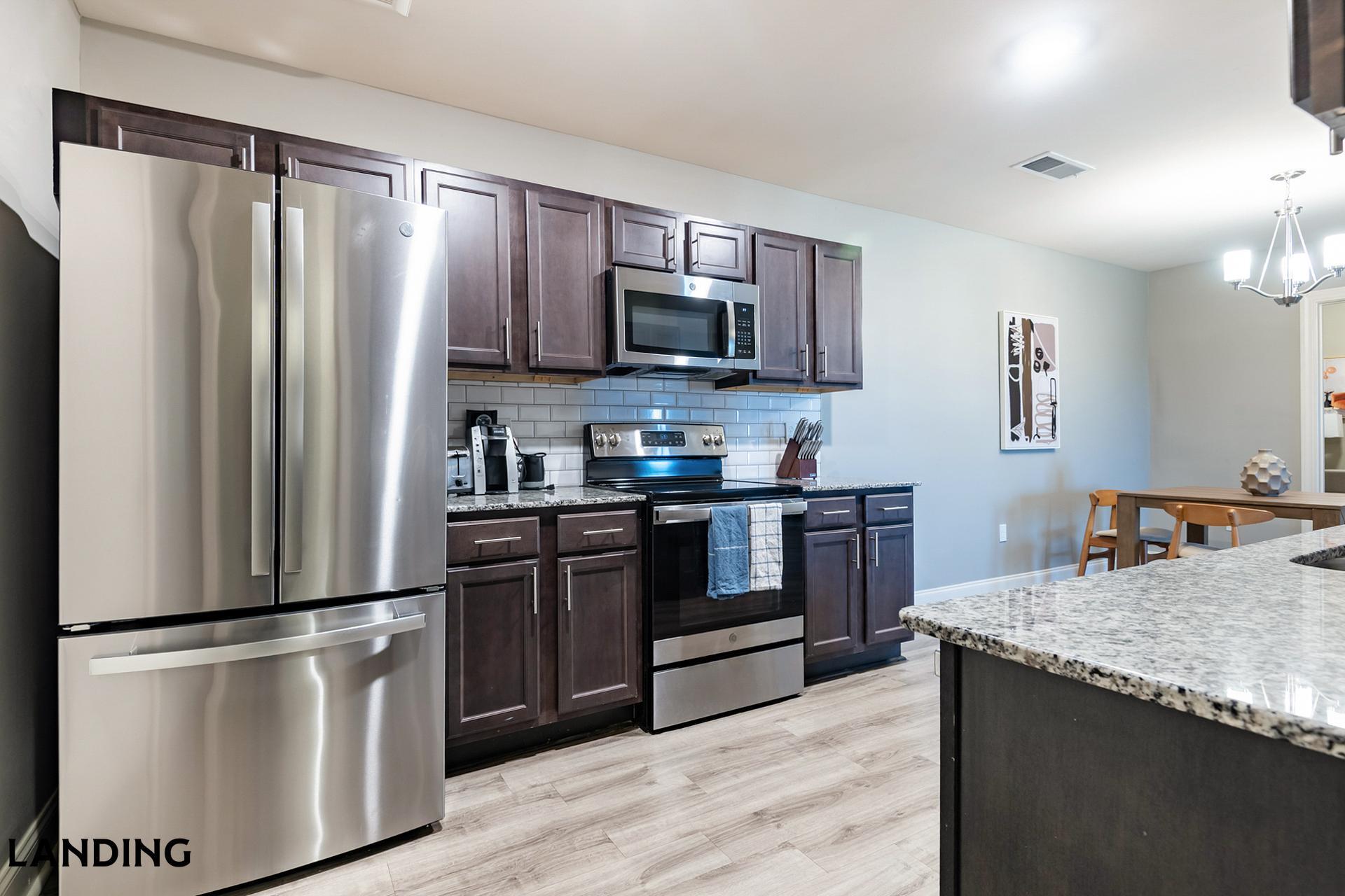 Building Photo - 305 Laredo Dr