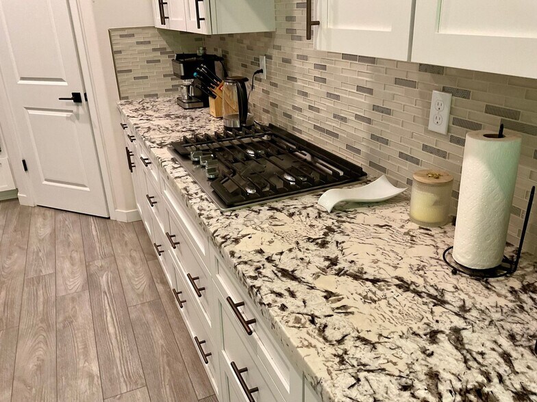 Building Photo - 10006 Blountsville Dr