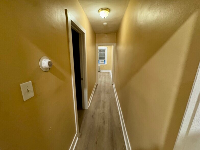 Building Photo - 4927 Wissahickon Ave