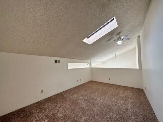 Building Photo - 7007 Pembridge Ln