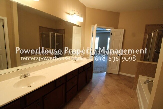 Building Photo - 4830 Hastings Terrace