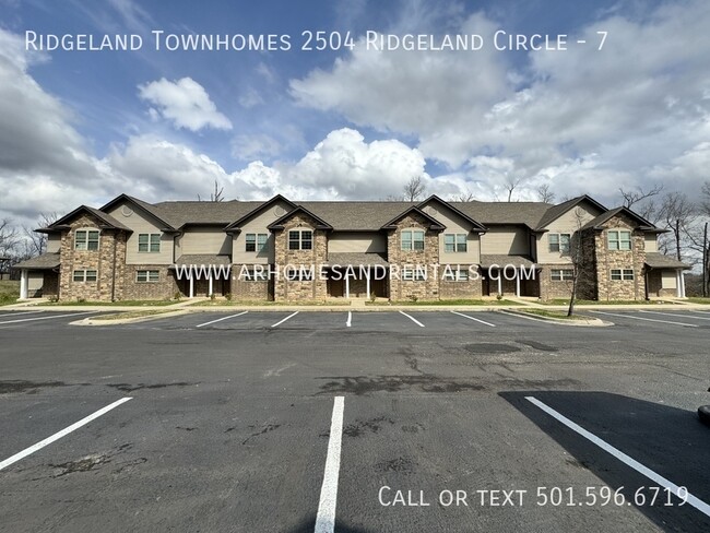 Building Photo - Ridgeland Townhomes | 2 Bed | 2.5 Bath