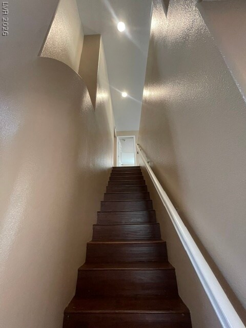 Building Photo - 5645 Breckenridge St