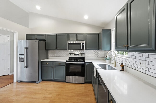Building Photo - 3749 Sugarberry Dr