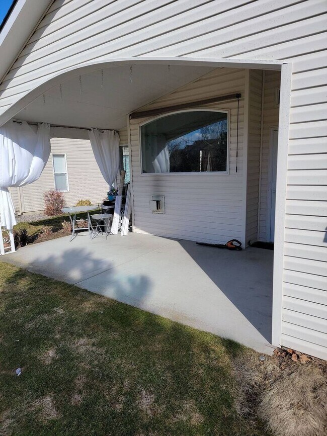 Building Photo - PARKSIDE AT COEUR D' ALENE PLACE (P#390)