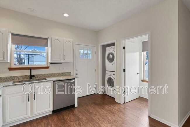 Building Photo - 826 S 18th St